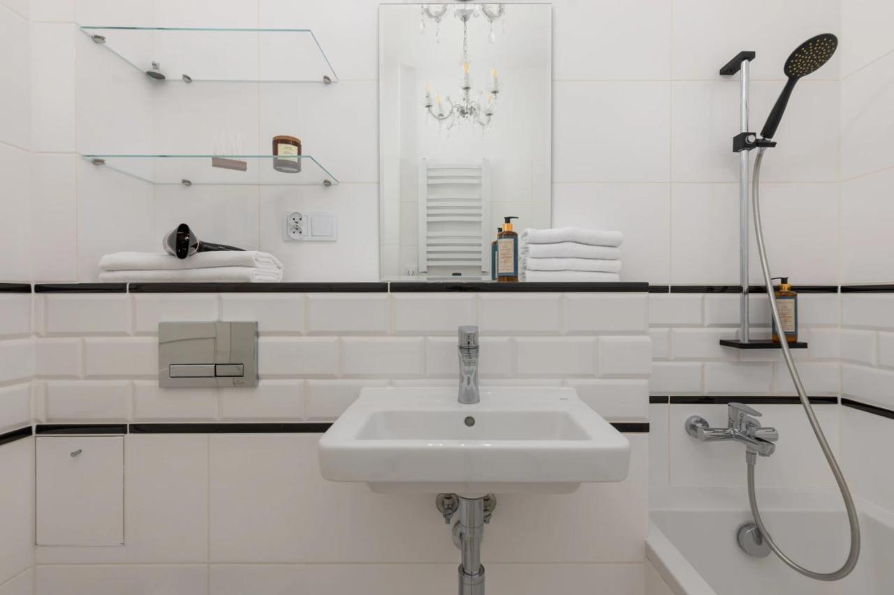 Przestronny Apartament Z Widokiem Na Miasto W Warszawie Varsovie Extérieur photo