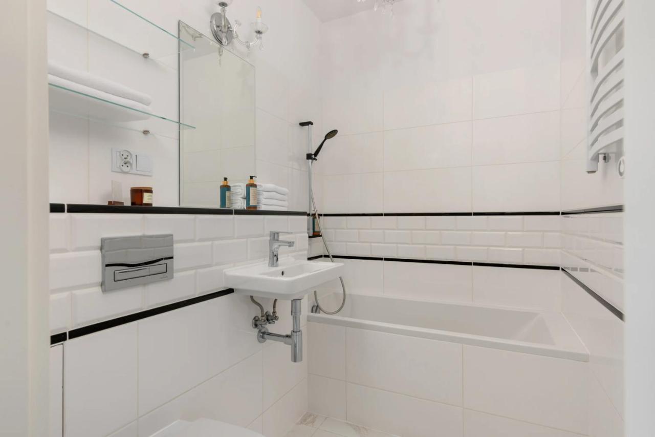 Przestronny Apartament Z Widokiem Na Miasto W Warszawie Varsovie Extérieur photo